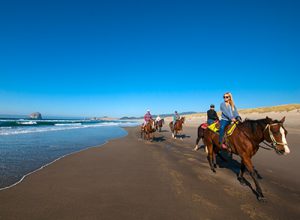 oregon coast horseback riding