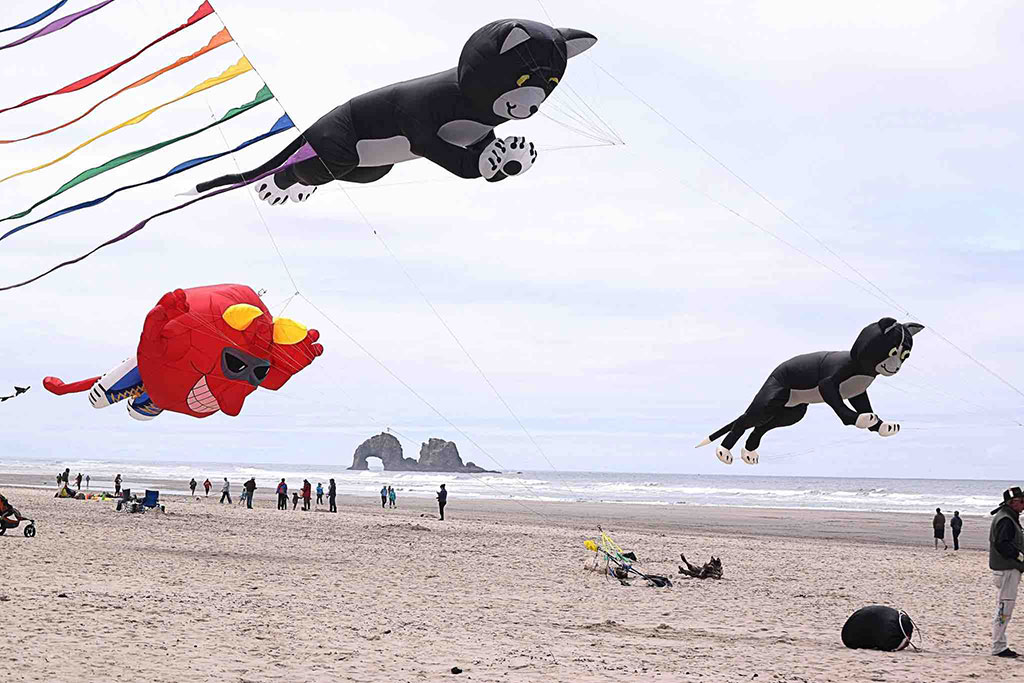 Rockaway Beach Kite Festival offers airborne showmanship Rockaway Beach