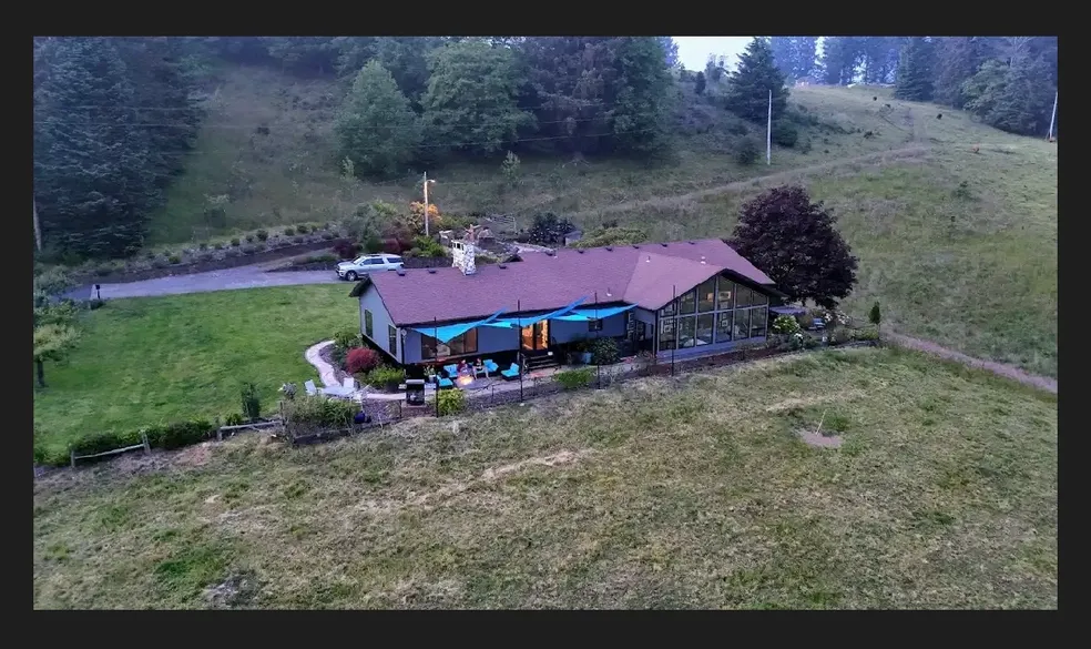 Trask River Inn