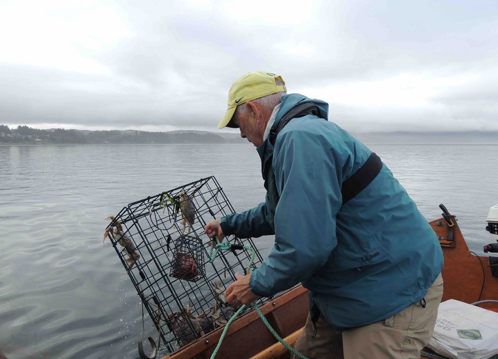 Oregon Coast Crabbing Guided trips or from the docks