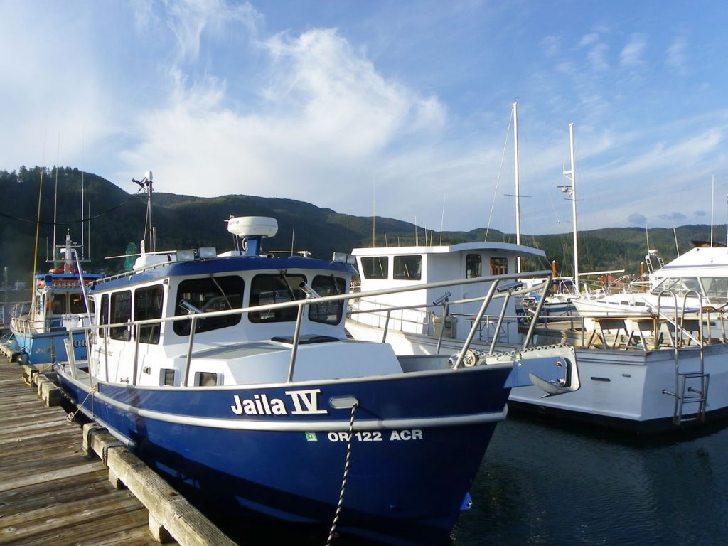 Boats Garibaldi harbor