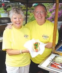 Visitors to Manzanita were treated to Chicago style dogs and lots of smiles at the Mudds Mudd Dog cart