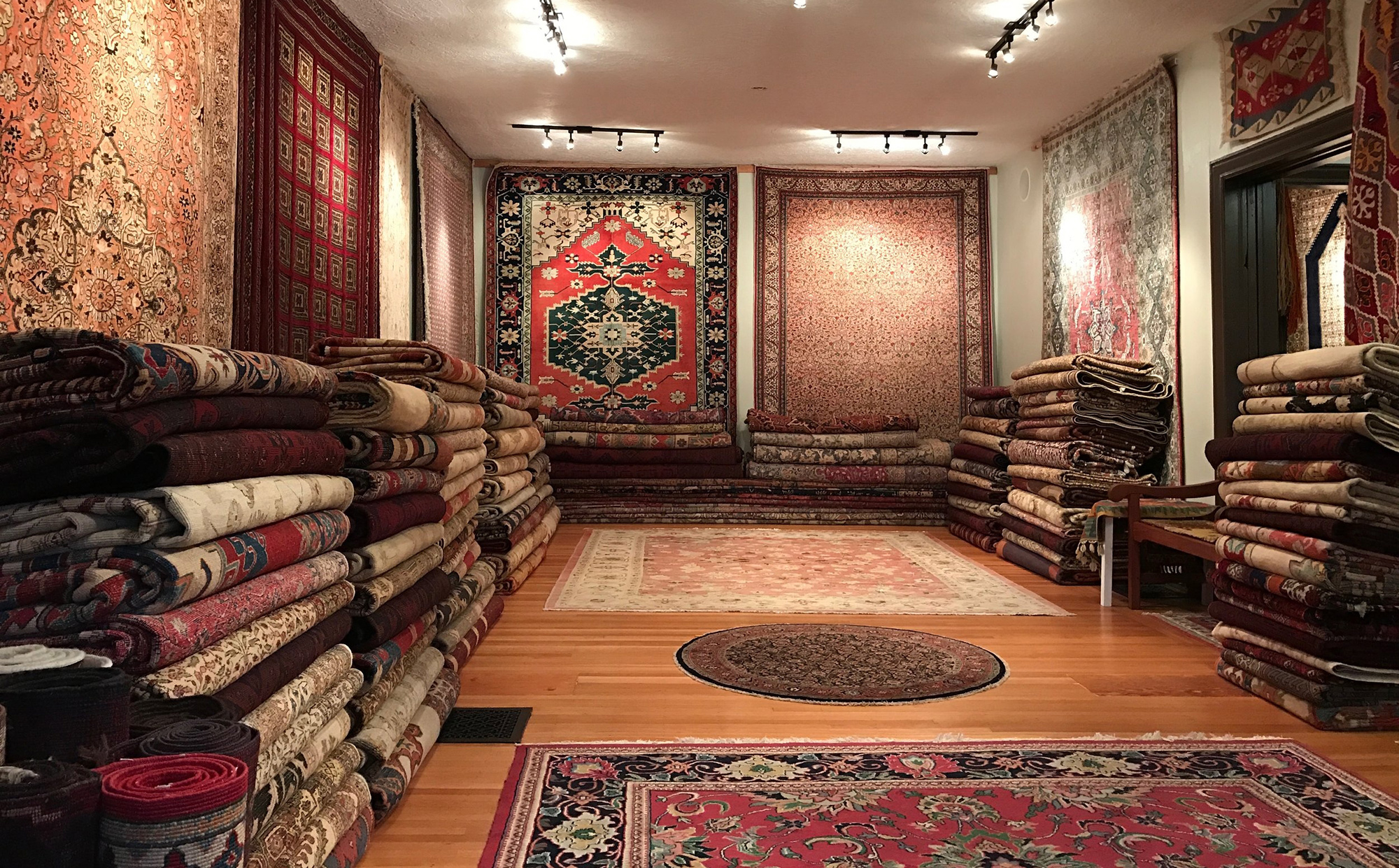 Istanbul Rug Bazaar Too photo