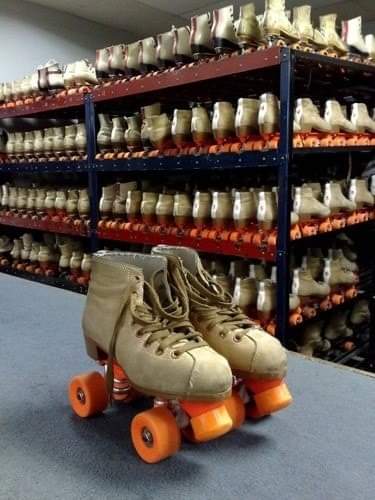 Skating wcmcwQ