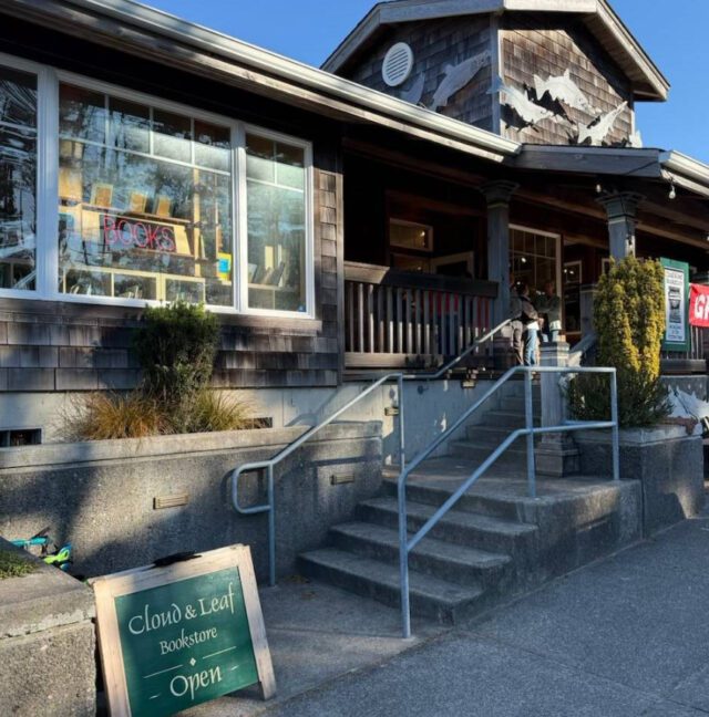 Cloud and Leaf Bookstore exterior