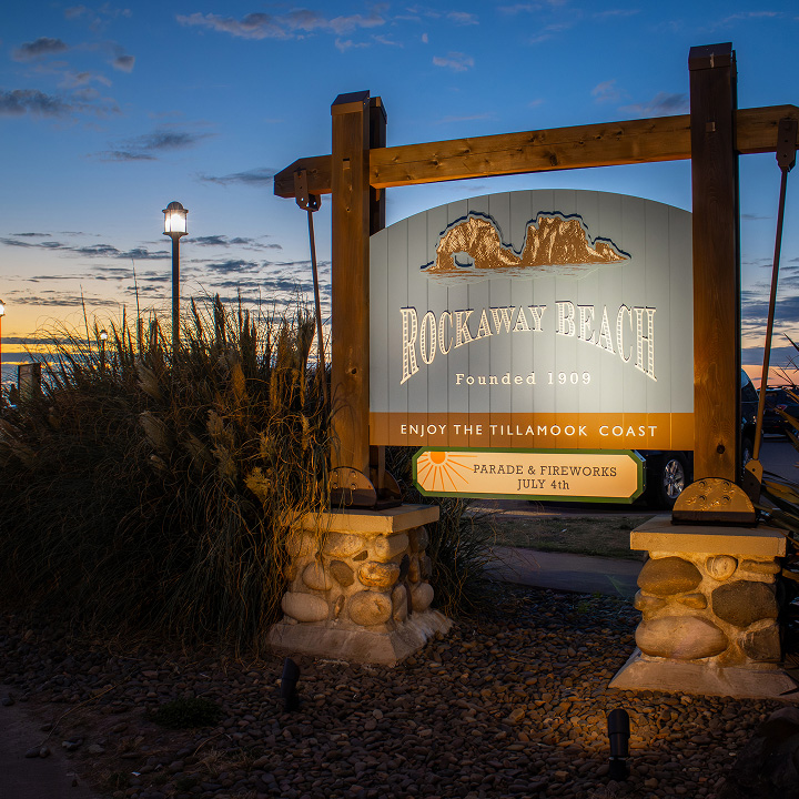 callout hdr sunset beach sign