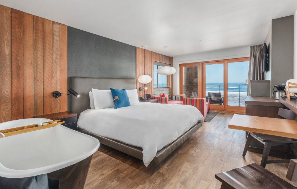 Headlands Guest Room bath bed balcony ocean view